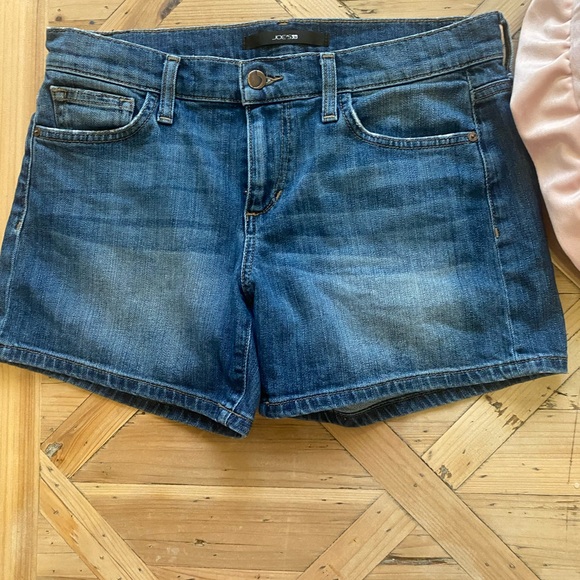 Joe’s Jeans Mid-rise Shorts in Sharpay Size 27 - Picture 4 of 7